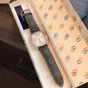 Vintage Dooney & Bourke Swarovski, leather watch